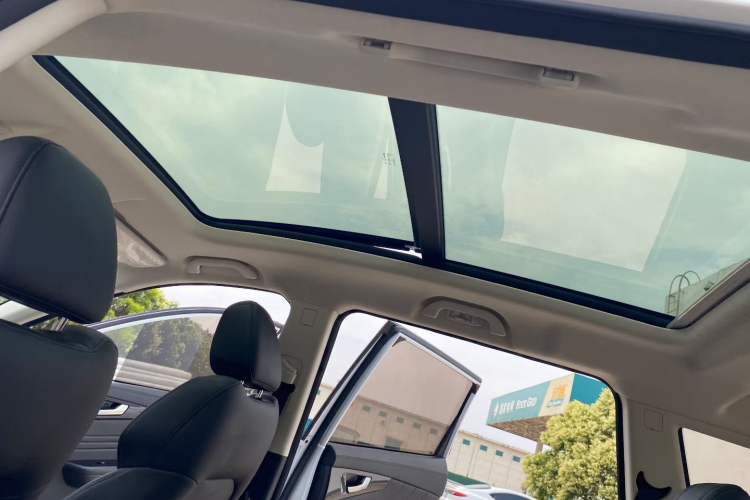 Used Sinotruk VGV U70 2020 1.5T Automatic Smart Luxury Edition 5 Seats
