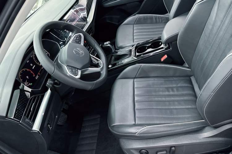 Used Volkswagen Passat 2022 330TSI Starry Elite Edition Interior 4