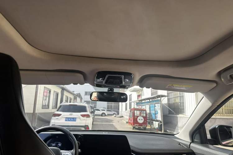 Used SOL QX 2021 300T DCT Prestige Smart Connectivity Version