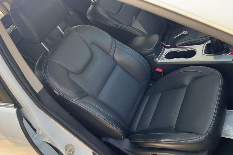 Used Geely Auto Vision X6 2016 1.8L Manual Luxury Model
