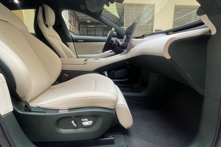 Used Xiaomi Auto YU7 2025 Ultra-Long Range High-Performance All-Wheel-Drive Max Edition
