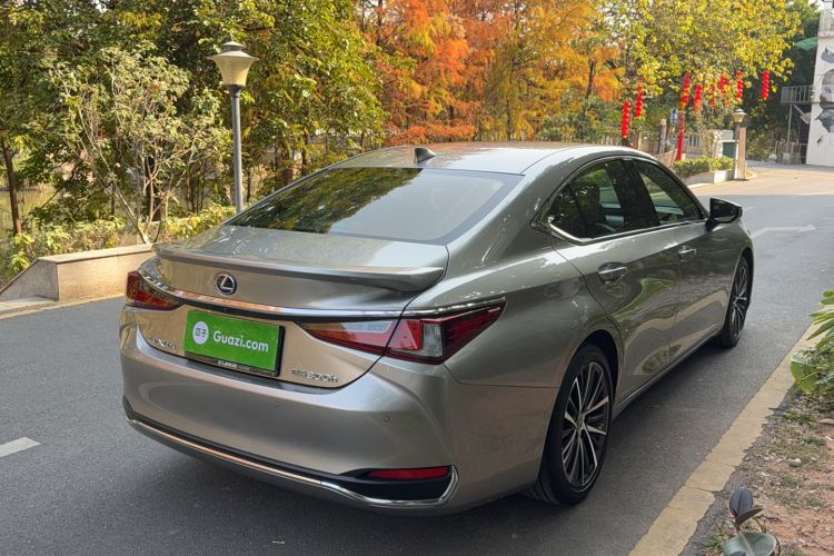 Used Lexus ES 2021 300h Premium Edition
