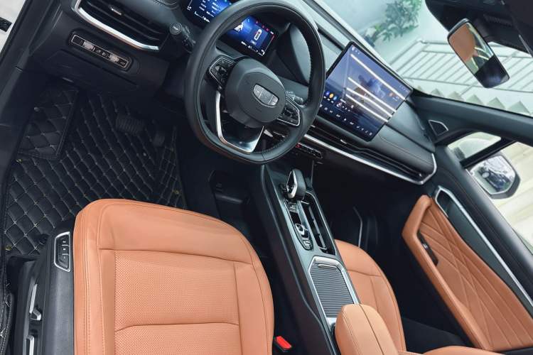 Used Geely Auto Haoyue L 2024 2.0T DCT Flagship Version Interior 2