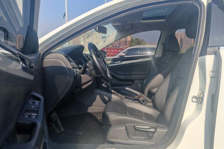 Used Volkswagen Sagitar 2017 230TSI Automatic Comfort Version