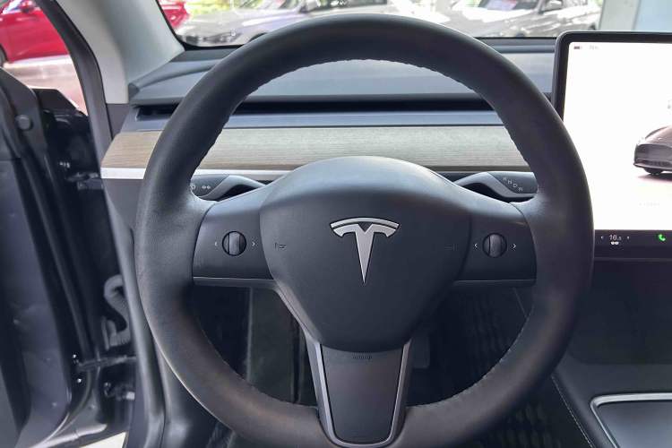 Used Tesla Model Y 2022 Rear-Wheel-Drive Version