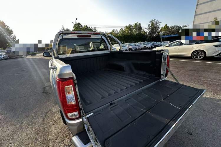 Used Great Wall Wingle 6 2017 2.4L Gasoline Two-Wheel Drive Elite Version 4G69
