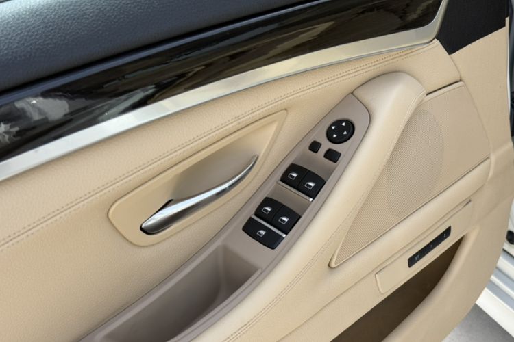 Used BMW 5 Series 2014 525Li Luxury Design Package
