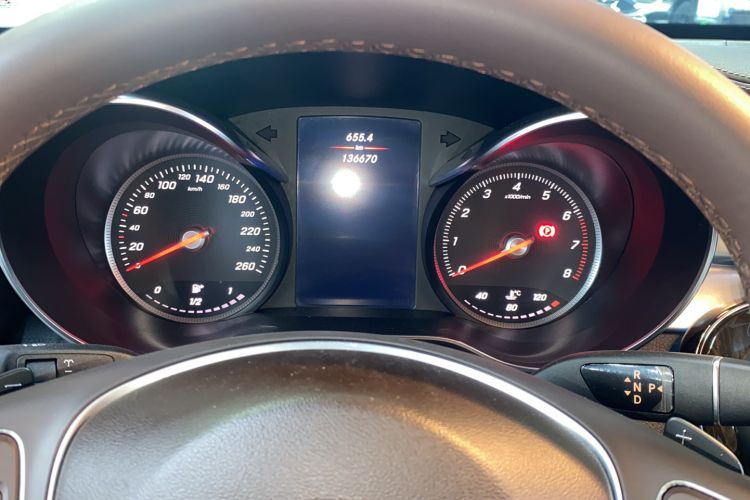 Used Mercedes-Benz GLC 2019 GLC 260 L 4MATIC Luxury Model Odometer Close Up