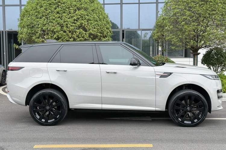 Used Land Rover Range Rover Sport 2023 400PS Dynamic SE
