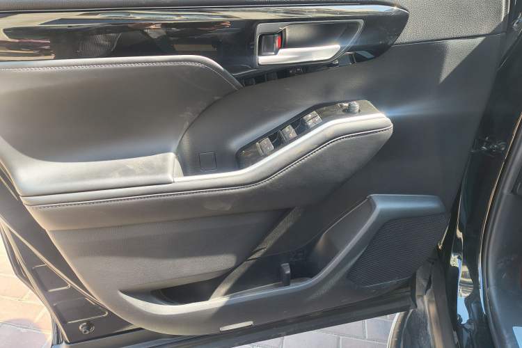 Used Toyota Highlander 2022 380T Four-Wheel Drive Prestige Edition 7-Seater Interior 12