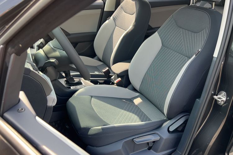 Used Volkswagen Tharu 2024 300TSI Two-Wheel-Drive Crescent Edition Left Front Seat