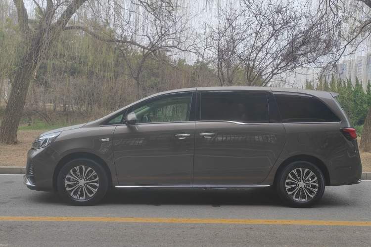 Used Buick GL8 2023 Land Business Class Smart Deluxe Model