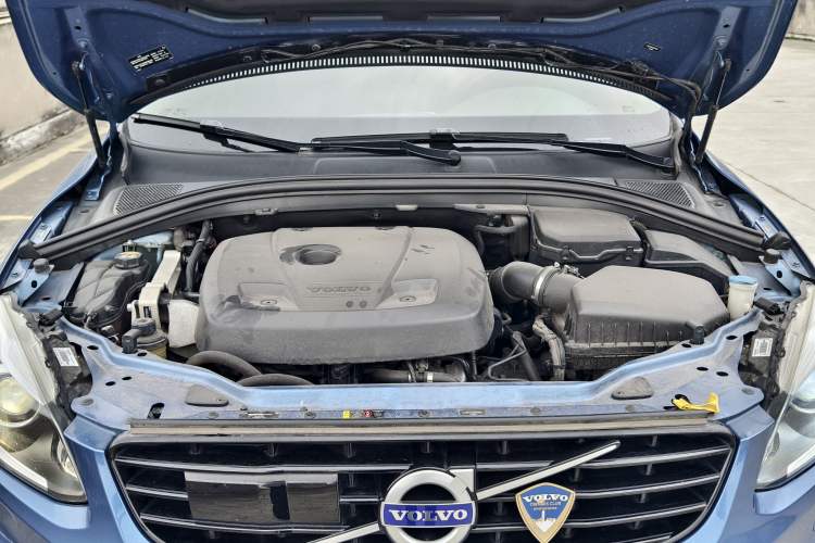 Used Volvo XC60 2017 T5 AWD Personalized Sport Upgrade Edition