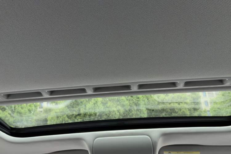 Used Volkswagen Polo 2016 1.6L Automatic Comfort Model Interior 7