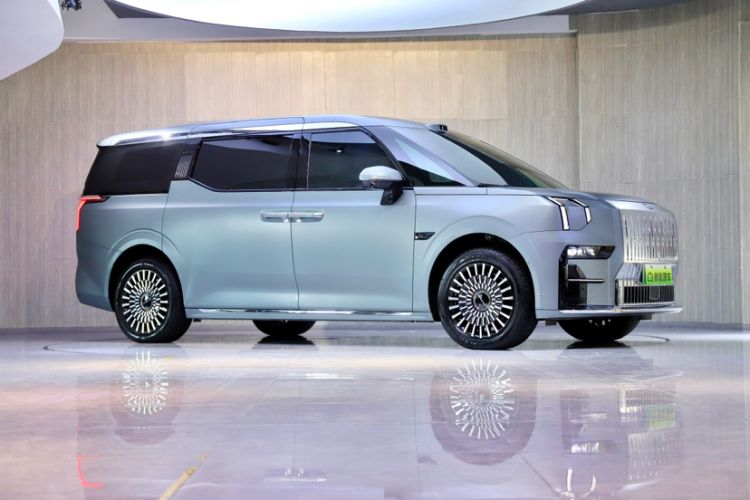 Used Zeekr 009 2024 Six-Seat Executive Version 4WD 108 kWh
