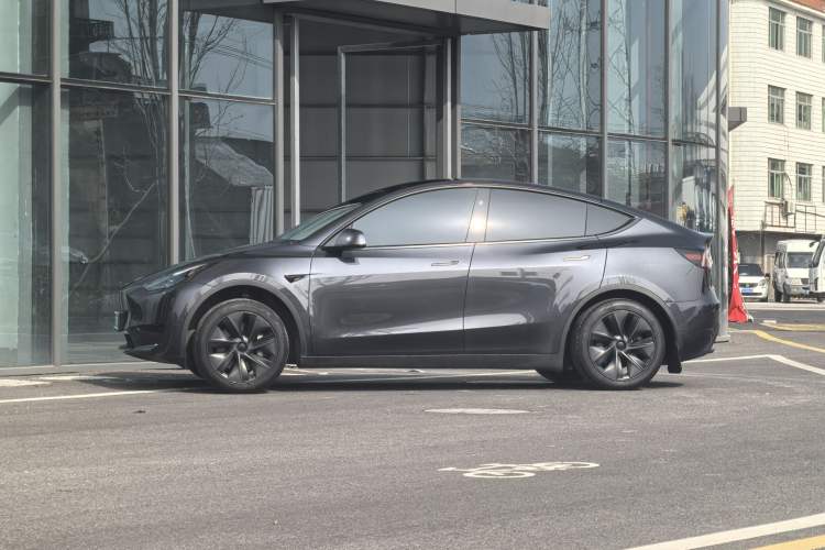 Used Tesla Model Y 2024 Rear-Wheel-Drive Version
