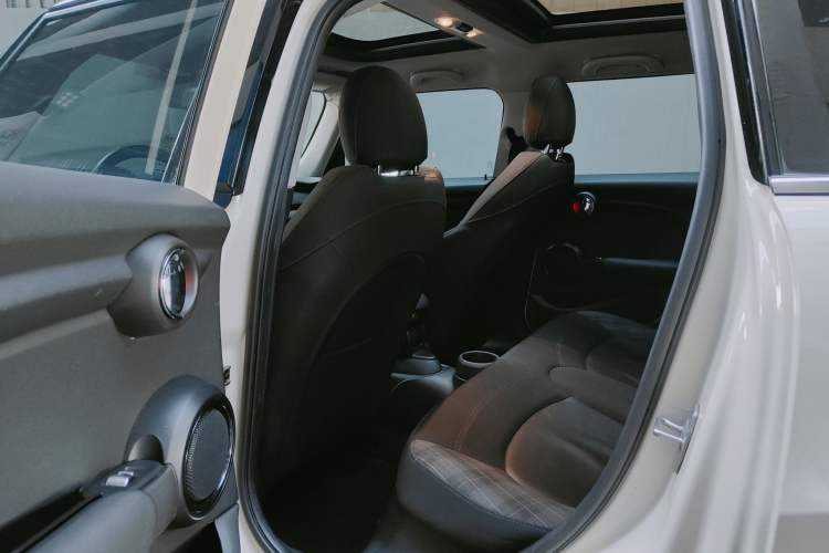 Used MINI MINI 2016 1.5T COOPER Five-Door Edition