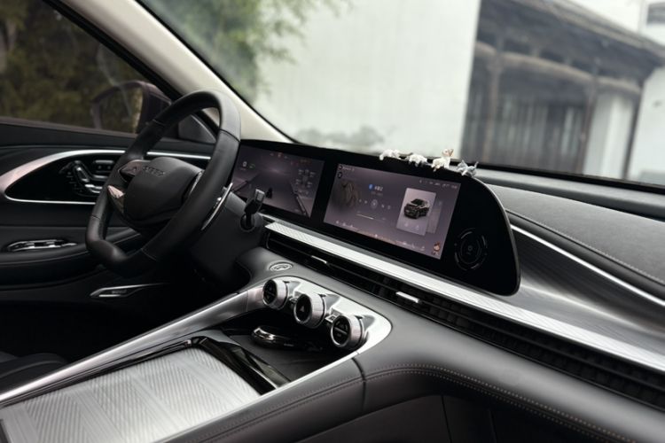 Used EXEED Lingyun 2025 300T Two-Wheel Drive Starry Edition