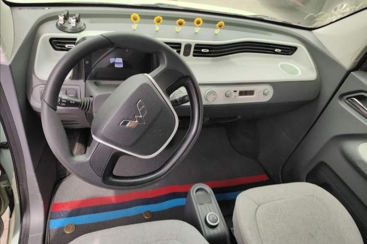 Used Wuling Hongguang MINIEV 2022 Macaron Fashion Model Lithium Iron Phosphate