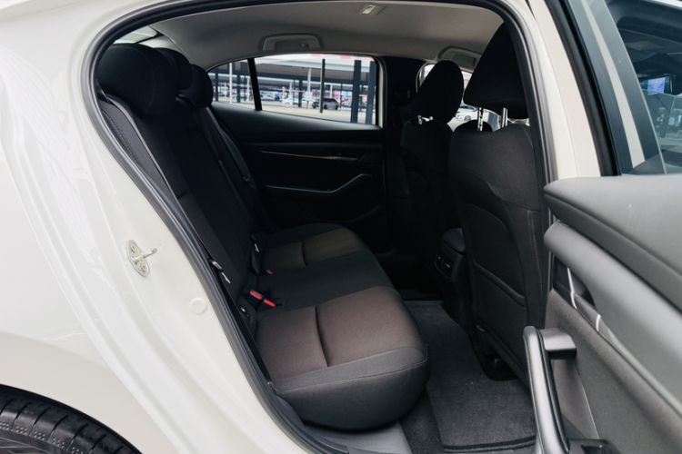 Used Mazda 3 Axela 2023 2.0L Automatic Zhiqing Edition Interior 1