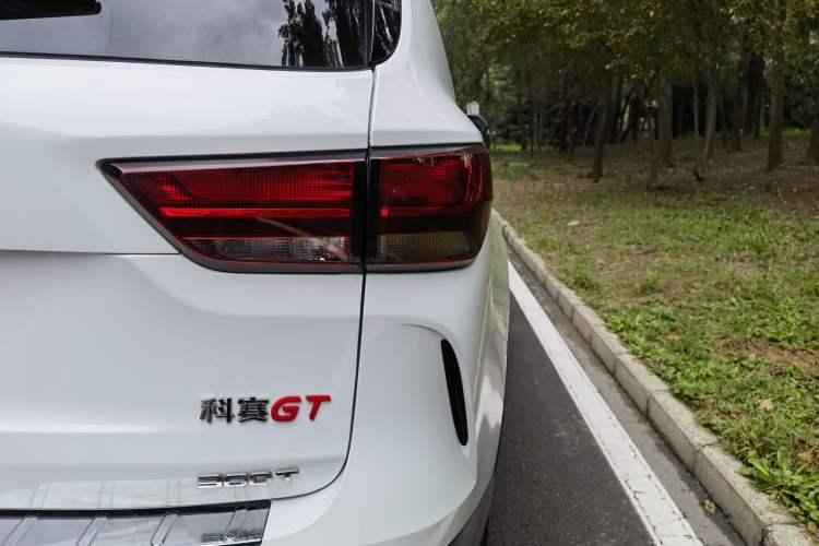 Used Oshan COS1 2020 GT 2.0T Automatic Fashionable Smart Connectivity 7-Seater