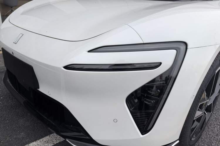 Used Avatr 06 2025 Max All-Electric Version Exterior 5