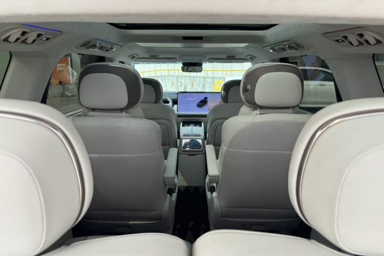 Used Lynk & Co 900 2025 2.0T Ultra