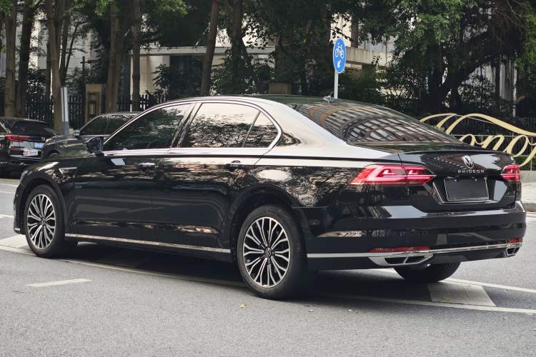 Used Volkswagen Phideon 2021 380TSI Luxury Edition Exterior 4