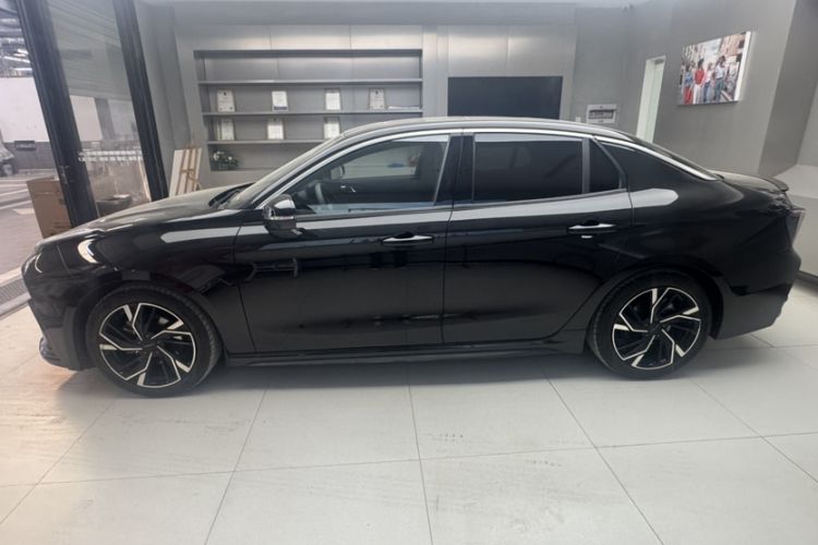 Used Lynk & Co 03 2023 1.5TD DCT JingPro
