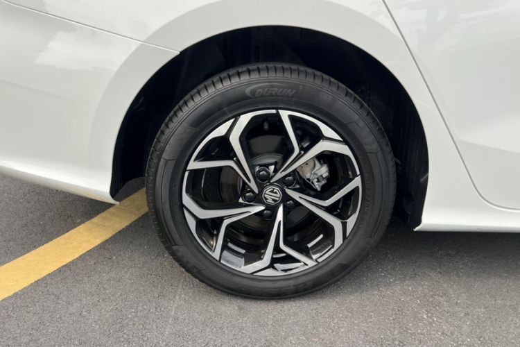 Used MG 5 2023 180 DVVT CVT Luxury Edition Exterior 7