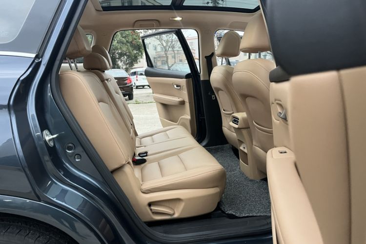 Used Landian E5 PLUS 2025 165 km Long-Range Version Pro 7-Seater
