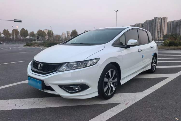Used Honda Jade 2013 1.8L CVT Luxury Edition 6 seats
