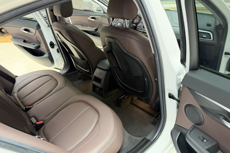 Used BMW 1 Series 2019 120i Leading Model M Sport Package Interior 13