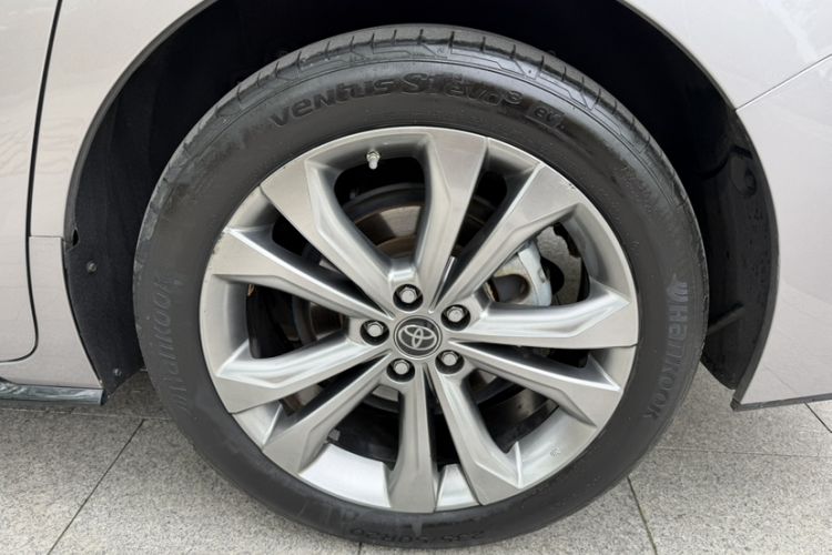 Used Toyota SIENNA 2023 2.5L Hybrid Platinum Edition