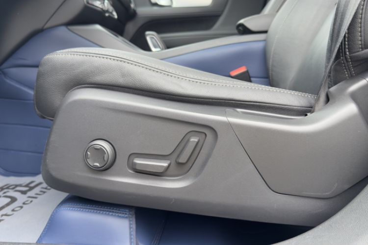 Used Volvo XC40 2019 T4 Four-Wheel Drive Midnight Amazon Blue
