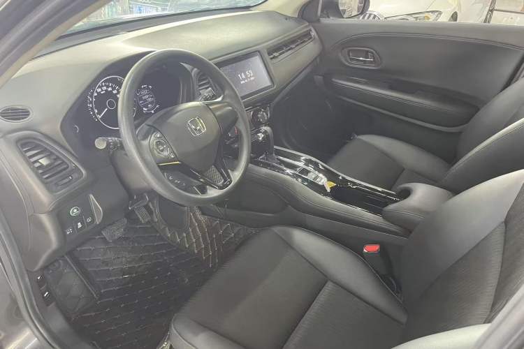 Used Honda Vezel 2020 1.5L CVT Luxury Edition Interior 2