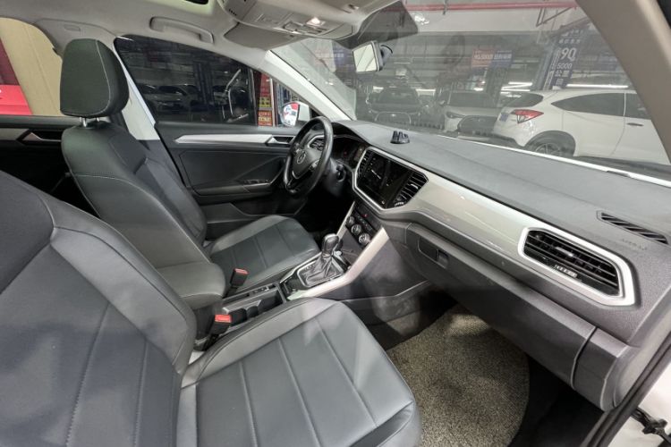 Used Volkswagen T-ROC 2022 280TSI DSG Two-Wheel Drive Elite PLUS Interior 12