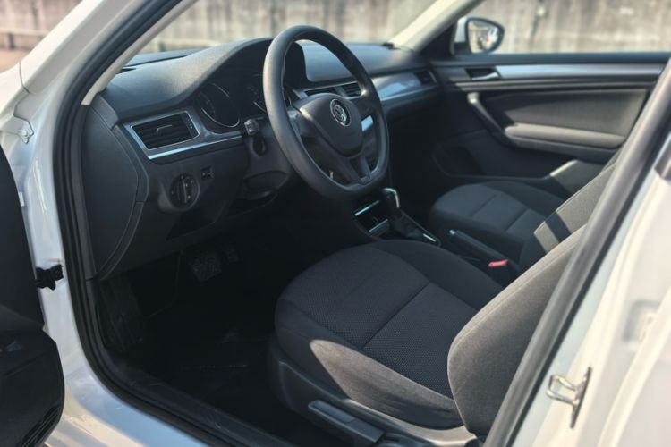 Used Volkswagen Bora 2019 Facelift Bora·Legend 1.5L Automatic Fashion Edition China VI Standard Interior 2