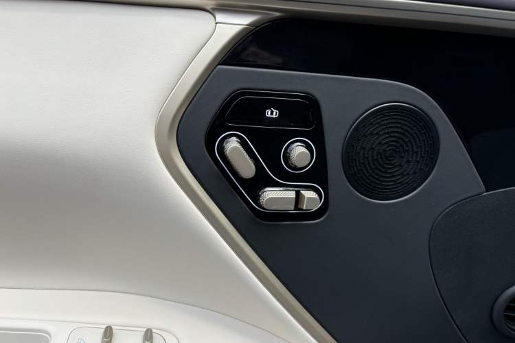 Used Avatr 11 2024 700 Three-Laser Four-Wheel Drive Recommended Version
