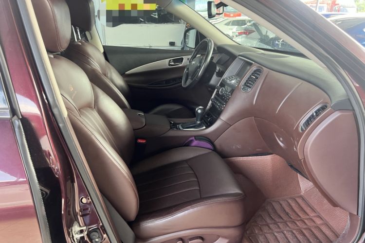 Used Infiniti QX50 2013 2.5L Two-Wheel-Drive Elegant Edition