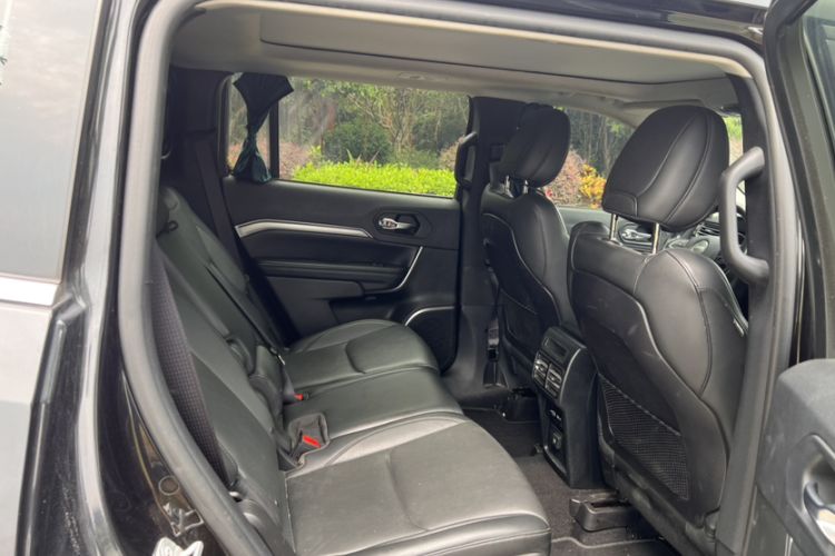 Used Jeep Commander 2018 2.0T Two-Wheel Drive Enjoyment Version China VI Emission Standard