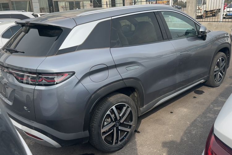 Used BYD Song L DM-i 2024 112 km Leading Edition
