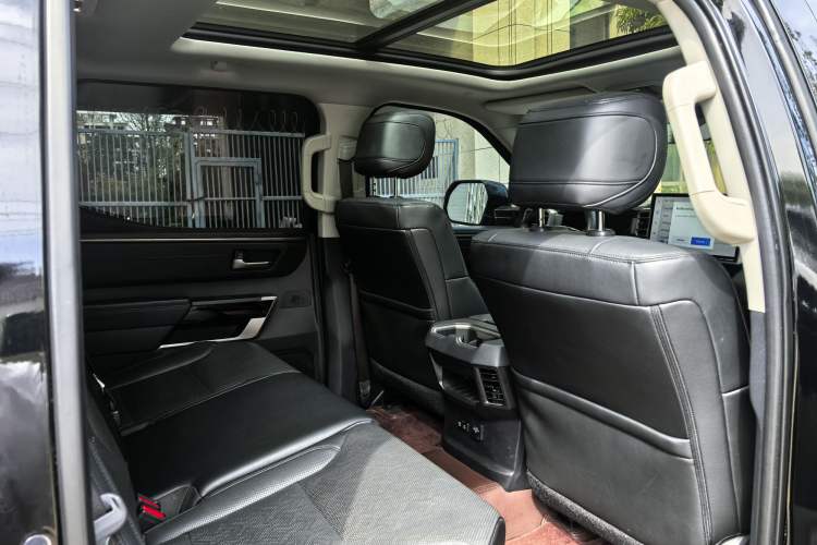 Used Toyota Tundra  Interior 9