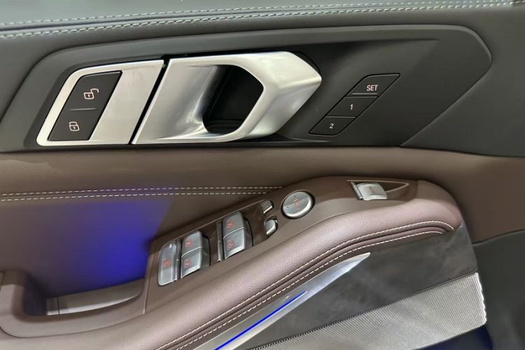 Used BMW X5 2025 Model, xDrive 30Li Prestige M Sport Night Package
