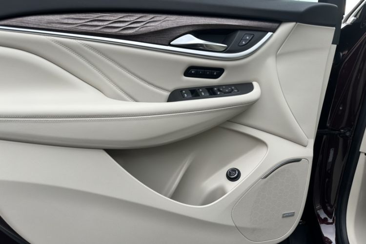 Used Buick Enclave 2020 28T All-Wheel Drive Avenir Interior 3