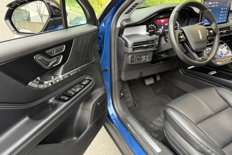 Used Lincoln Corsair 2020 2.0T Two-Wheel Drive Luxury Edition Interior 3