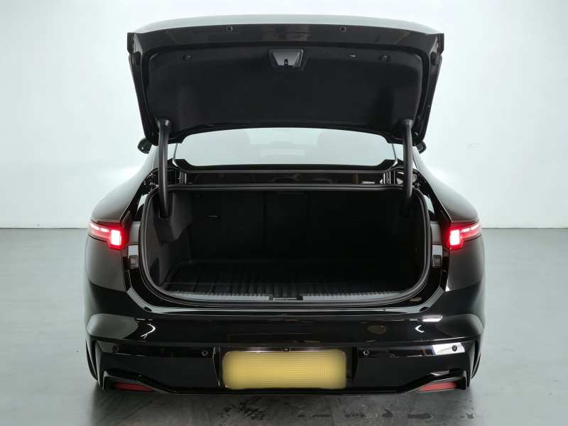 Used Lynk & Co Z10 2025 71 kWh 602 km Range Rear-Wheel Drive Pro — 18