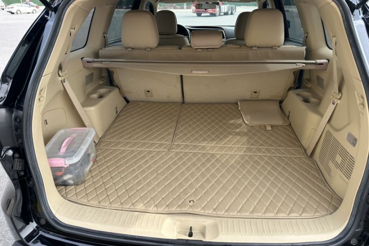 Used Toyota Highlander 2015 2.0T Four-Wheel Drive Elite Edition 7-Seater Interior 8