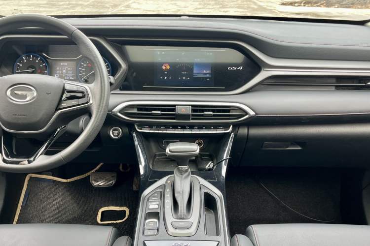 Used GAC Trumpchi GS4 2020 270T Automatic Elite Tech Edition Interior 4