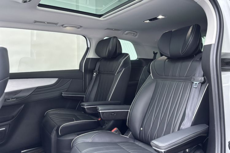Used Roewe iMAX8 2021 400TGI Flagship Edition

